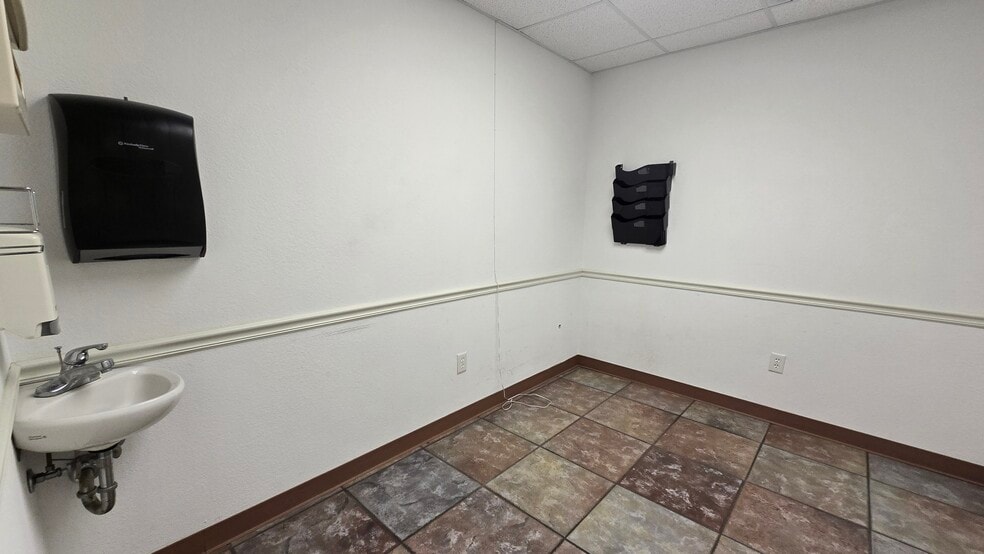 More Photos Of 3180 Central Mall Dr, Port Arthur Medical For Sale