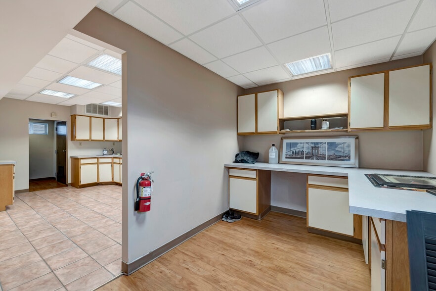 More Photos Of 101 N Gray Ave, Wilmington Medical For Sale