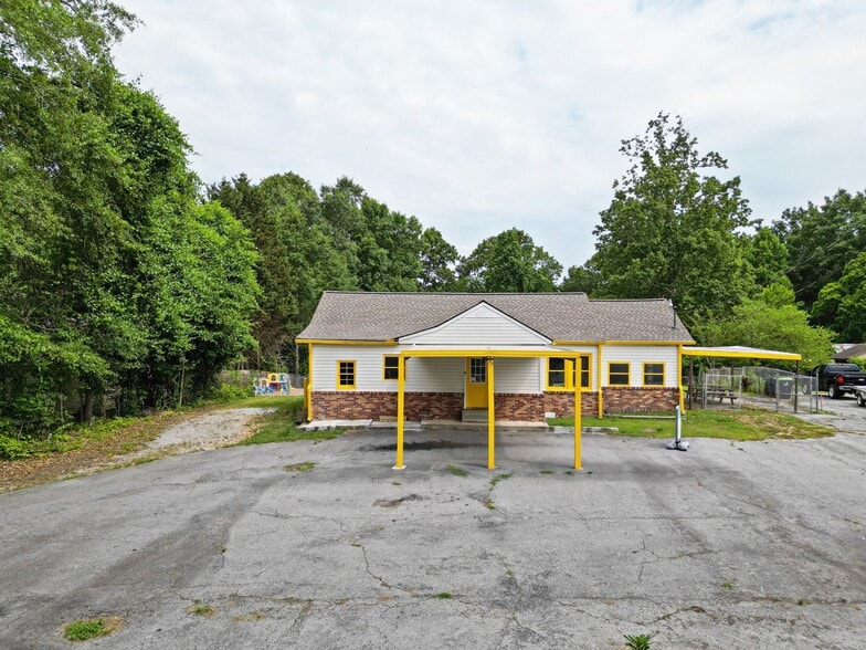 More Photos Of 824 Temple Rd, Bremen Daycare Center For Sale
