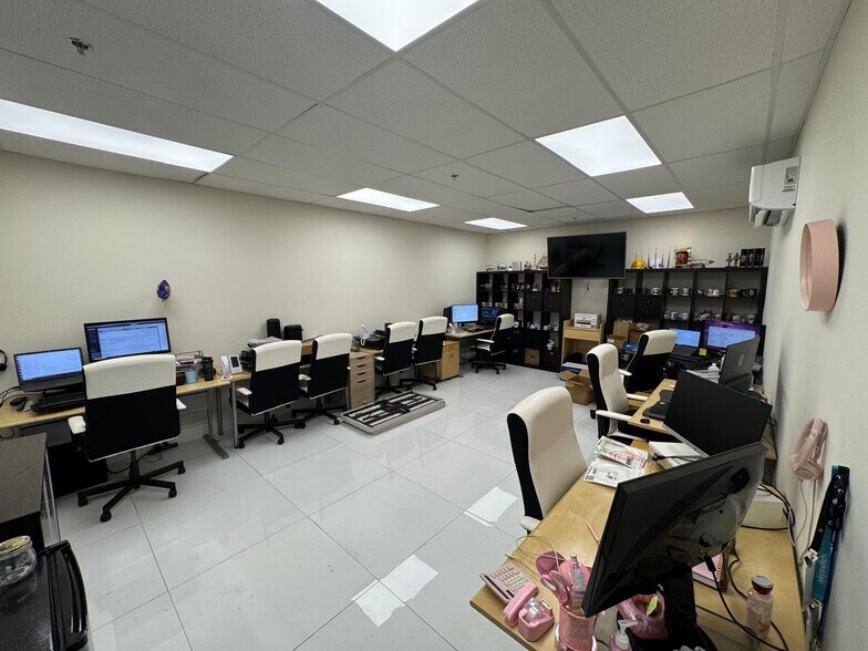 More Photos Of 6535-6545 NW 84th Ave, Miami Warehouse For Sale