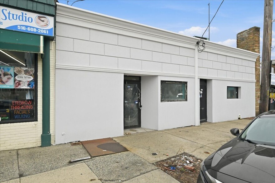 More Photos Of 1621-1623 Grand Ave, North Baldwin Storefront For Lease