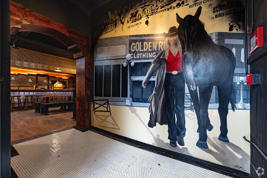 More Photos Of 1011 Front St, Evanston Restaurant For Lease