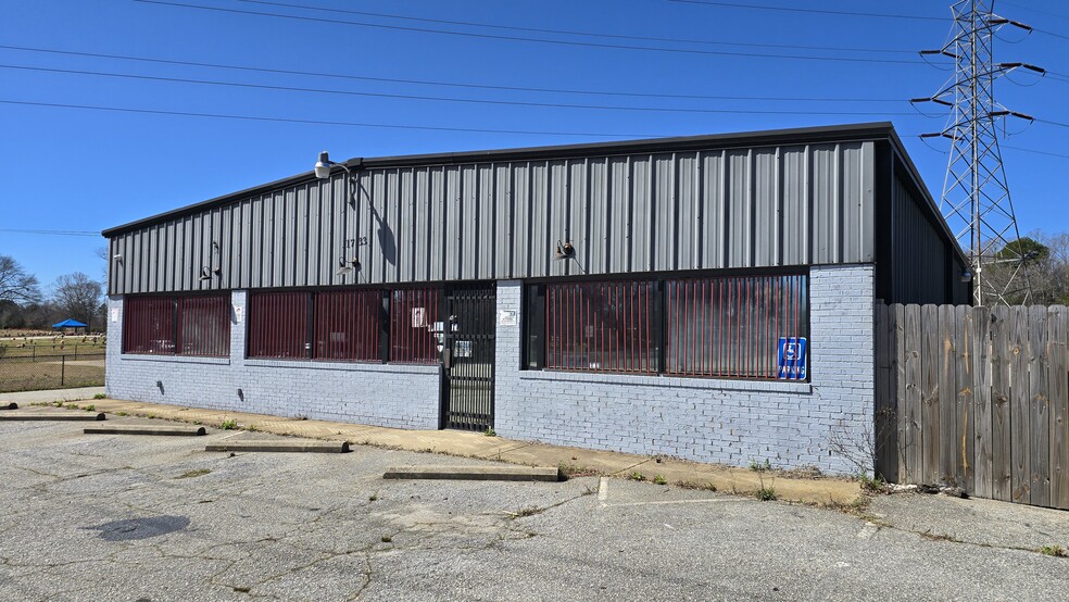 Primary Photo Of 1733 Piedmont Hwy, Piedmont Freestanding For Lease