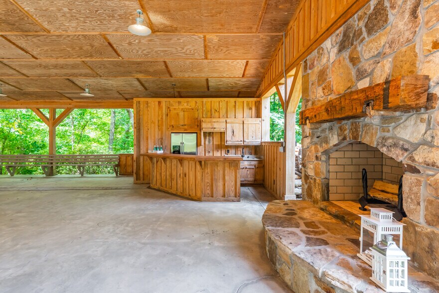More Photos Of 565 Owens Gin Rd NE, Calhoun Lodge Meeting Hall For Sale