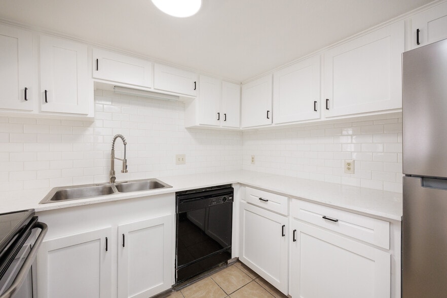 More Photos Of 801 S Carancahua St, Corpus Christi Apartments For Sale