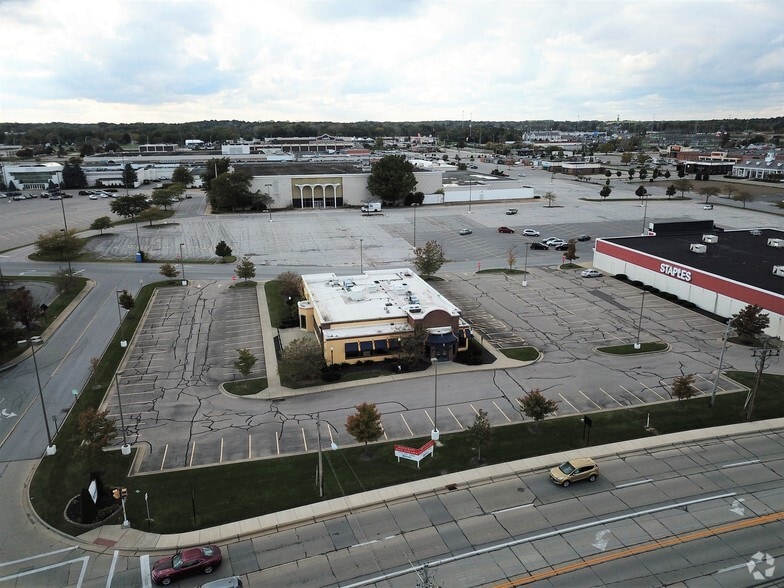 More Photos Of 1733-6935 Midway Mall, Elyria Unknown For Lease