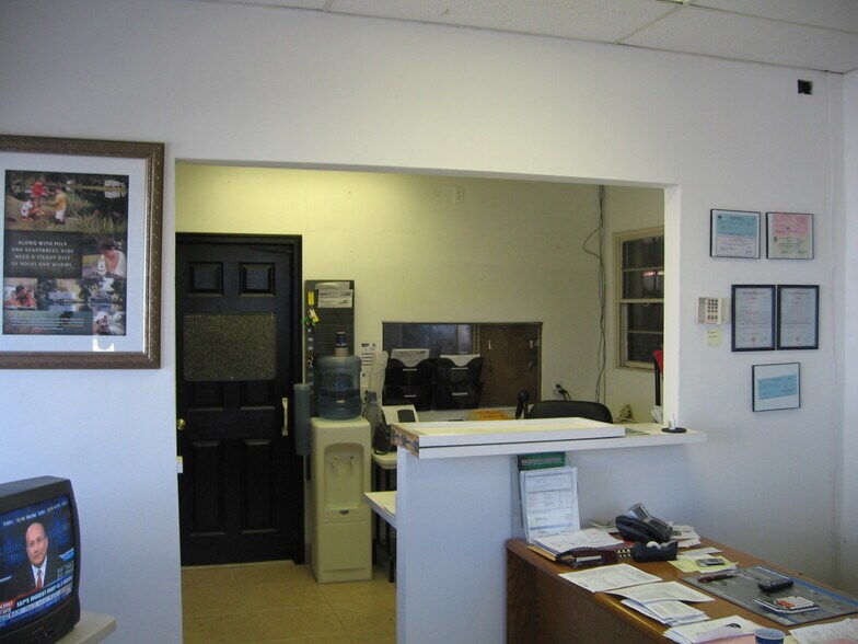 More Photos Of 4371 N Dixie Hwy, Pompano Beach Freestanding For Lease
