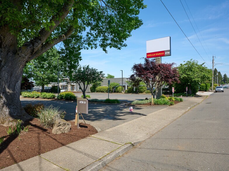 More Photos Of 200 Center Ave, Molalla Bank For Sale