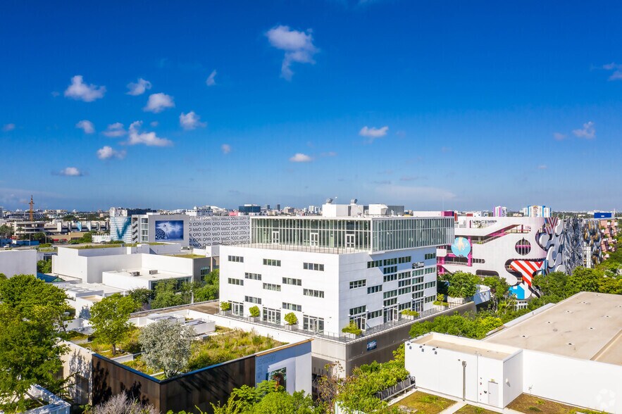 More Photos Of 112 NE 41st St, Miami Office Residential For Lease