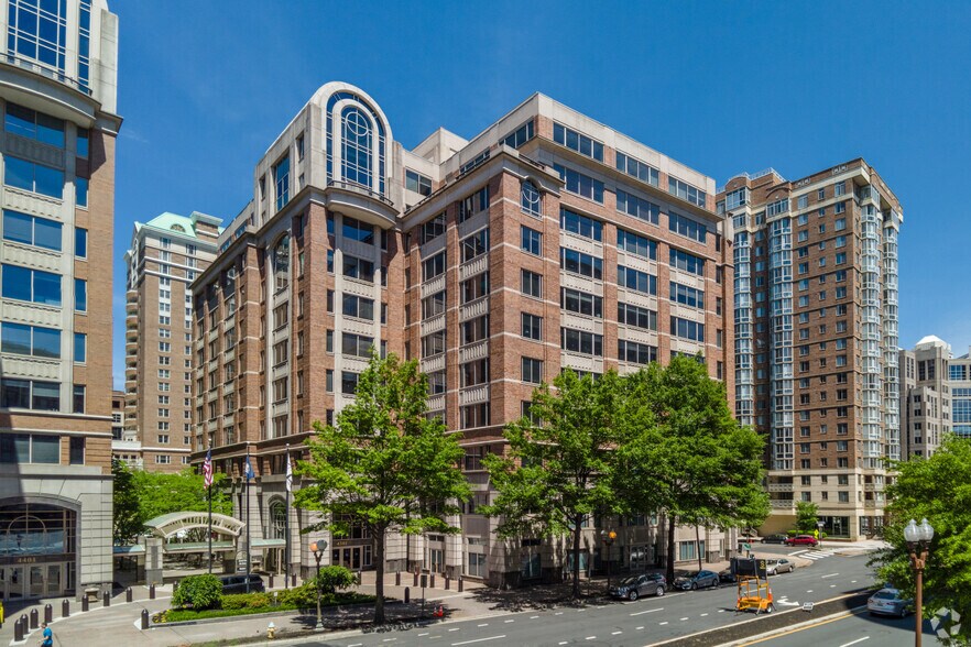 More Photos Of 4401 Wilson Blvd, Arlington Unknown For Lease