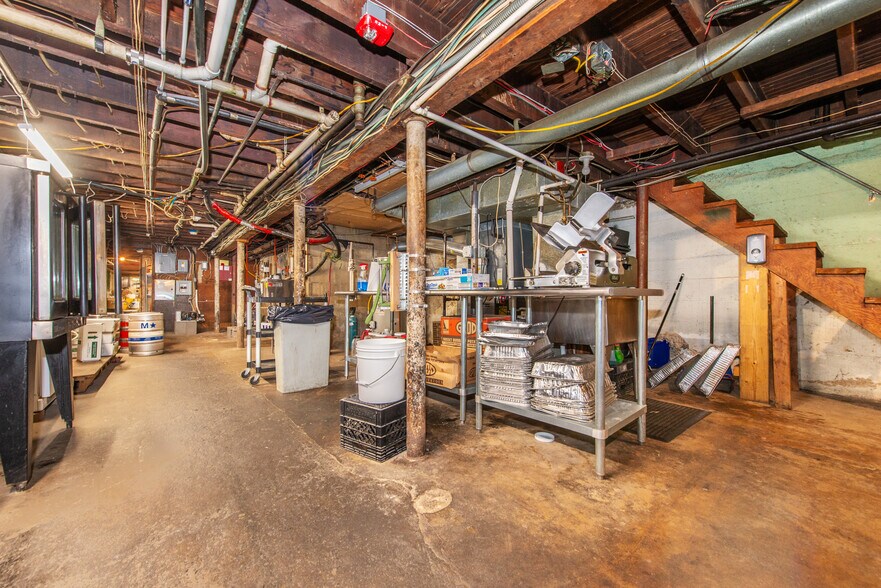 More Photos Of 439 Broad St, Bloomfield Restaurant For Sale