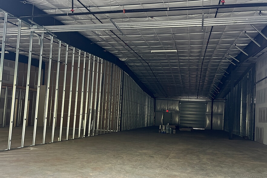 More Photos Of 670 Old Hull, Athens Flex For Lease