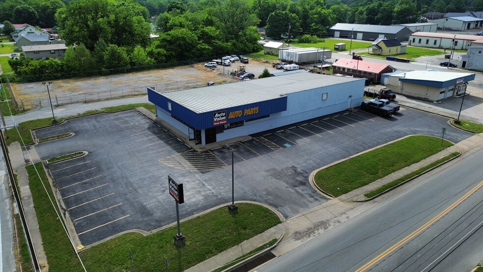 More Photos Of 320 N Main St, Russellville Unknown For Lease