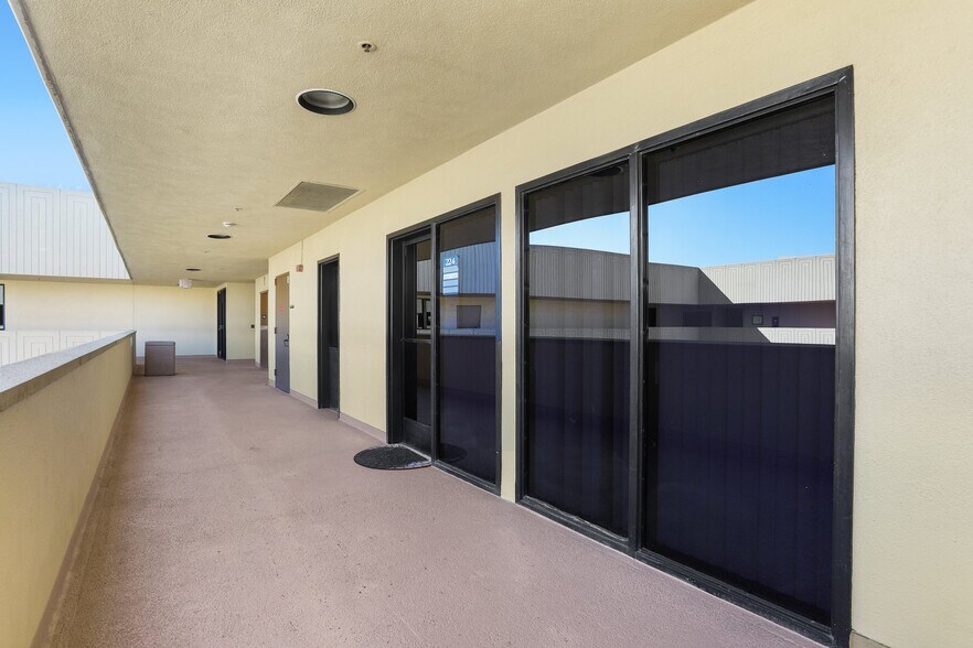 More Photos Of 999 N Tustin Ave, Santa Ana Medical For Sale