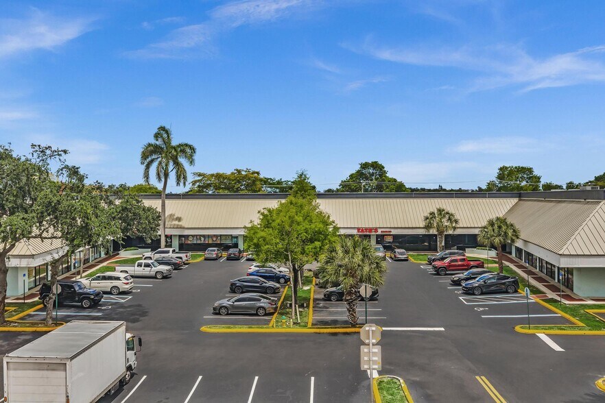 More Photos Of 4412-4678 N University Dr, Lauderhill Unknown For Lease