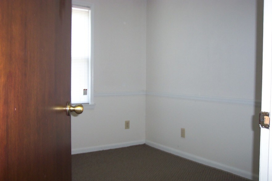 More Photos Of 2175 Highpoint Rd, Snellville Coworking Space