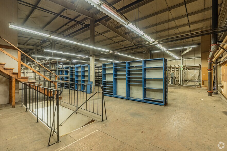 More Photos Of 6455 NE Columbia Blvd, Portland Warehouse For Lease