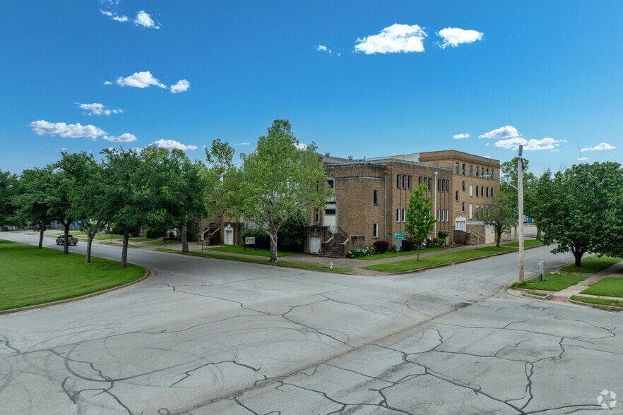 More Photos Of 1519 Circle Park Blvd, Fort Worth Religious Facility For Sale