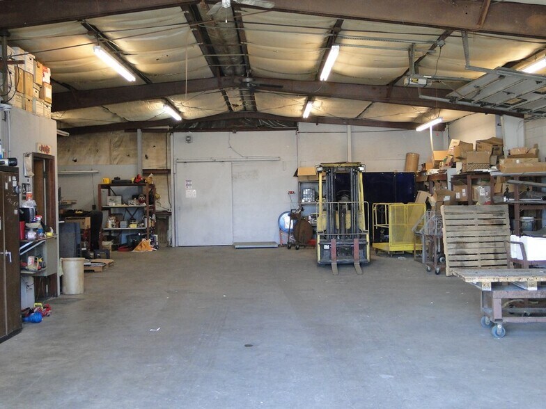 More Photos Of 1012 N 9th Ave, Walla Walla Manufacturing For Sale