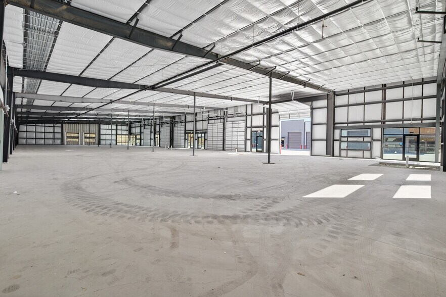 More Photos Of 5279 N Main St, Baytown Unknown For Lease