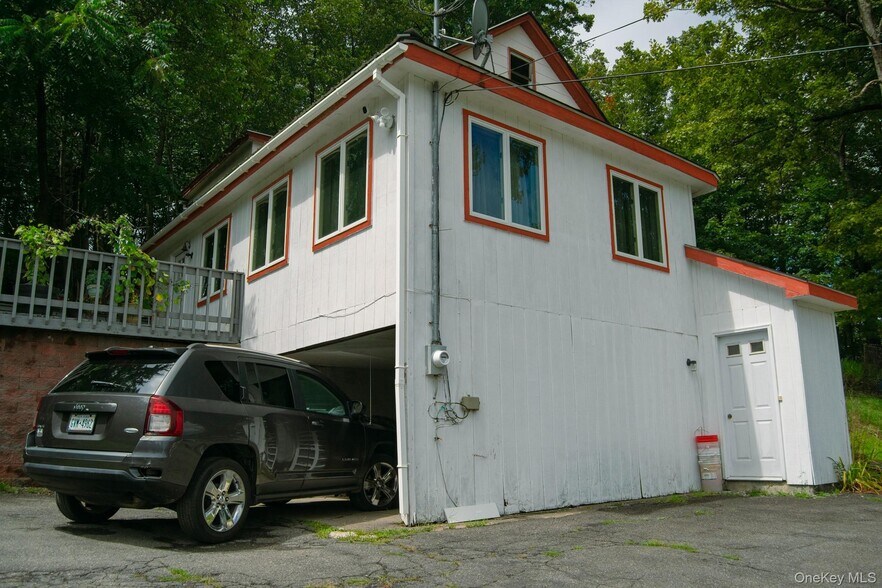 More Photos Of 107 Jefferson St, Monticello Storefront Retail Residential For Sale