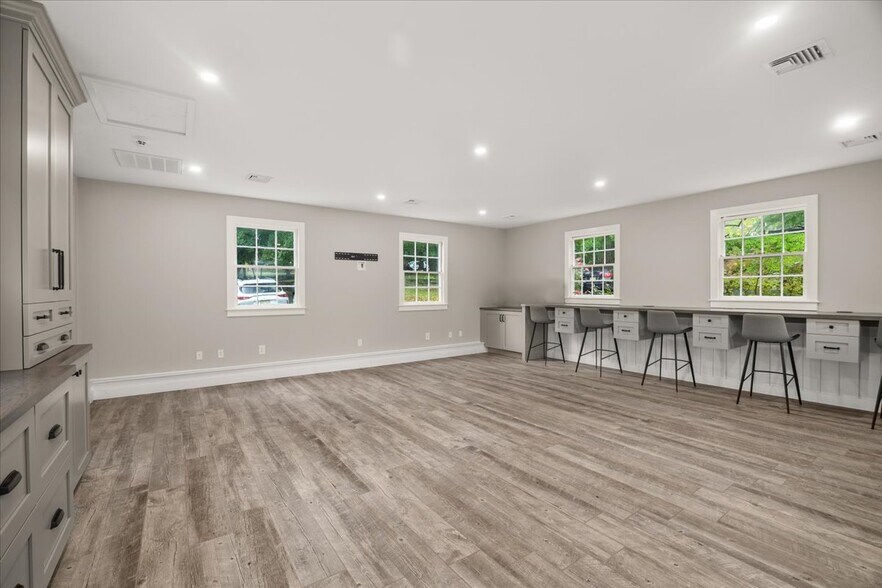 More Photos Of 1 E Mill Rd, Long Valley Office For Sale