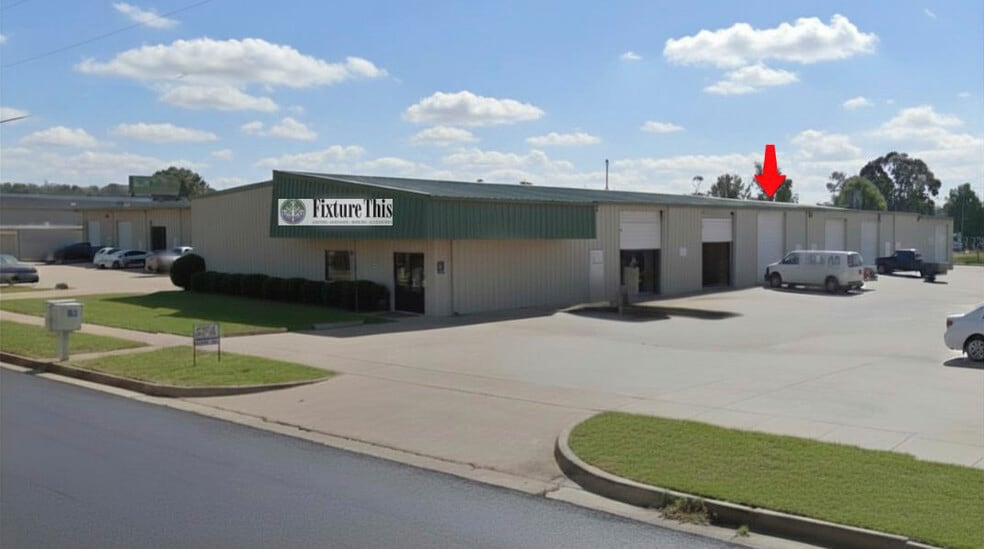 More Photos Of 4614 DC Dr, Tyler Warehouse For Lease