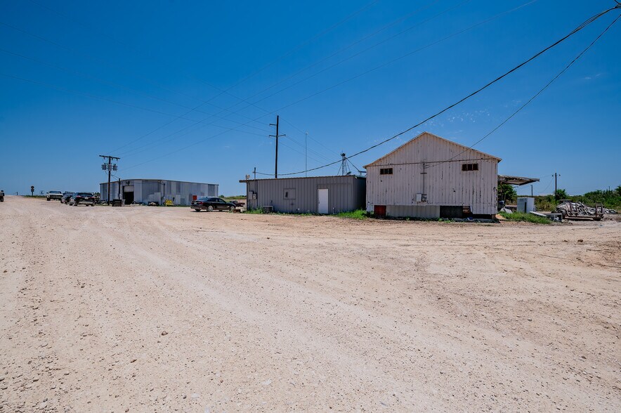 More Photos Of 605 S State Highway 95, Taylor Land For Sale