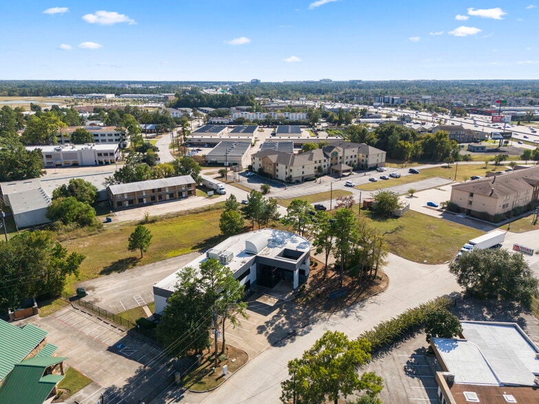 More Photos Of 25010 Oakhurst Dr, Spring Medical For Sale