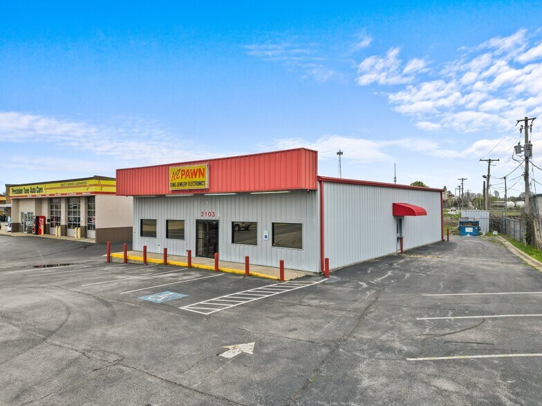 More Photos Of 2103 S Thompson St, Springdale Freestanding For Sale