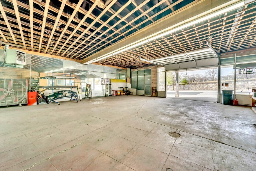 More Photos Of 4423 Belair Rd, Baltimore Auto Repair For Sale