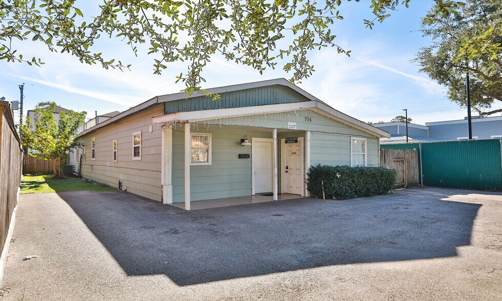 More Photos Of 714-724 E 11th St, Houston Apartments For Sale