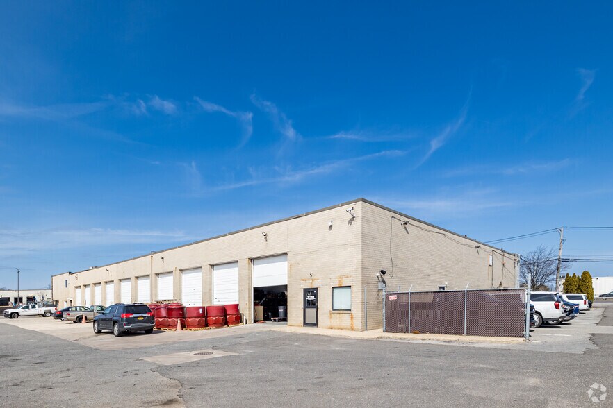 Primary Photo Of 208 Route 109, Farmingdale Flex For Sale