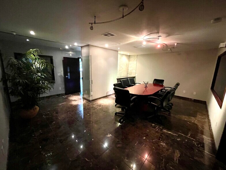 More Photos Of 2560-2590 Lafayette St, Santa Clara Warehouse For Lease