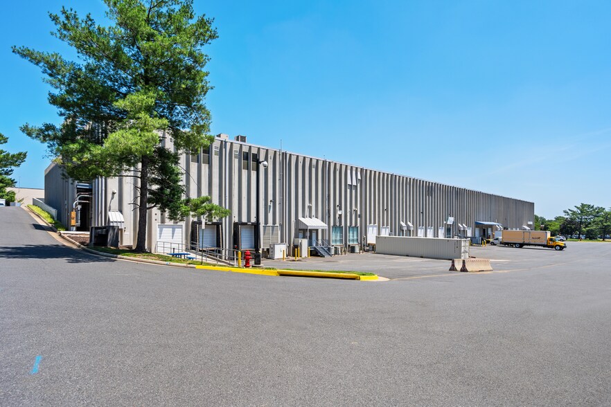 More Photos Of 7401 Fullerton Rd, Springfield Unknown For Lease