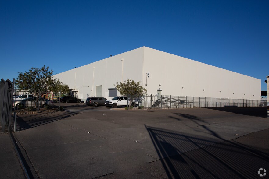 More Photos Of 5107 N 51st Ave, Glendale Manufacturing For Lease