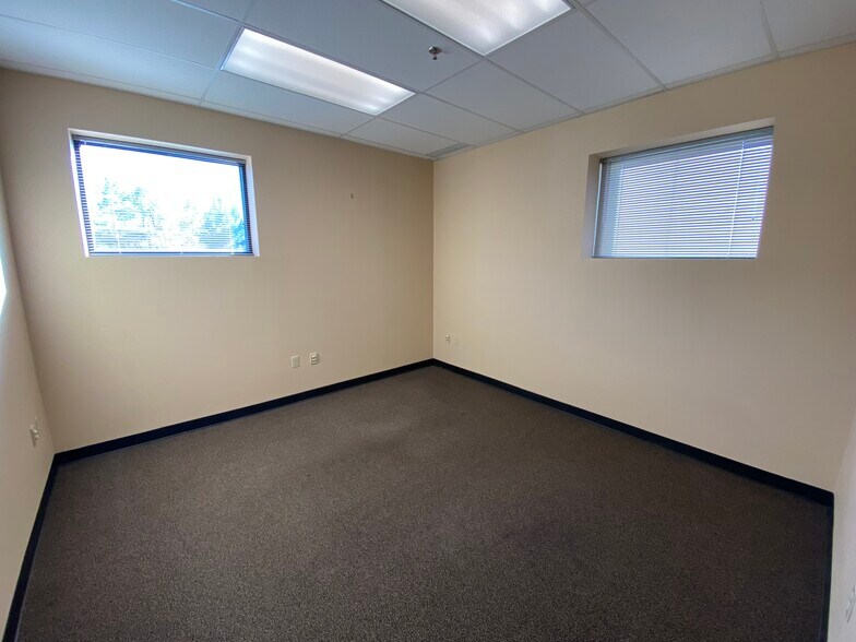 More Photos Of 3250 Robertson Rd, Tyler Office For Lease