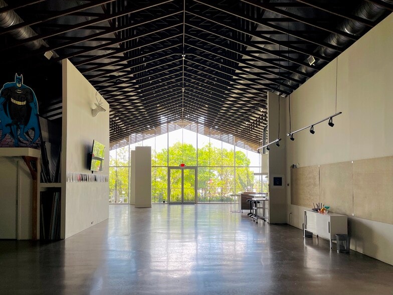 More Photos Of 1007 Folsom St, Dallas Loft Creative Space For Sale