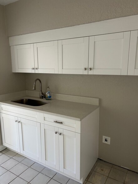 More Photos Of 7919 Grand Blvd, Port Richey Office For Lease