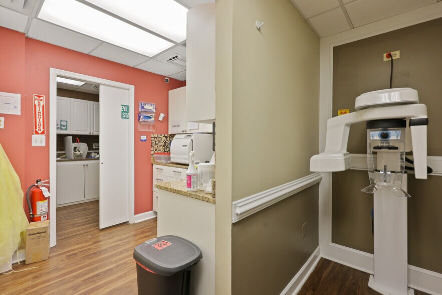 More Photos Of 3904 E Joppa Rd, Nottingham Flex For Sale