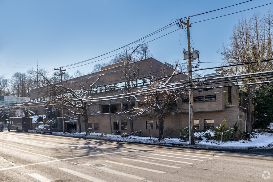 More Photos Of 175 E Shore Rd, Great Neck Office For Lease