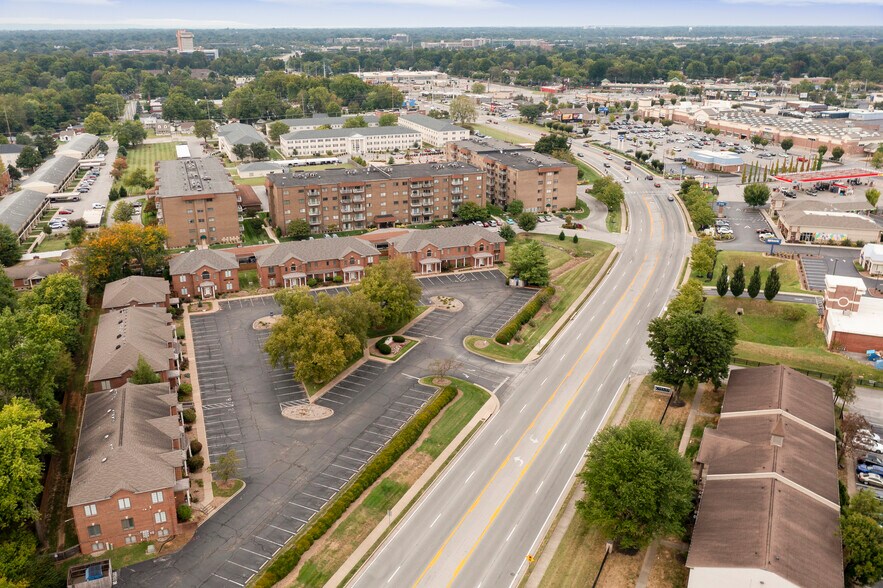 More Photos Of 3044 Breckenridge Ln, Louisville Office Residential For Sale