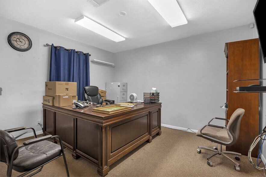 More Photos Of 21034 US Highway 96 S, Kirbyville Flex For Sale