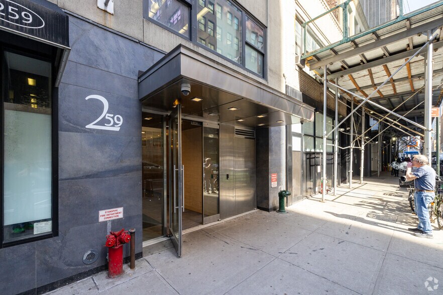 More Photos Of 259 W 30th St, New York Office For Lease