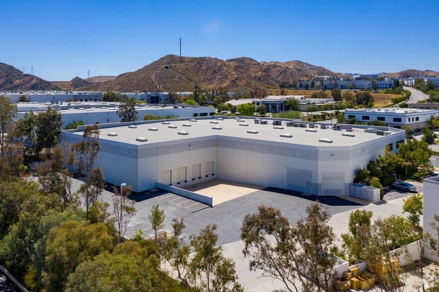 More Photos Of 28040 W Harrison Pky, Valencia Distribution For Lease
