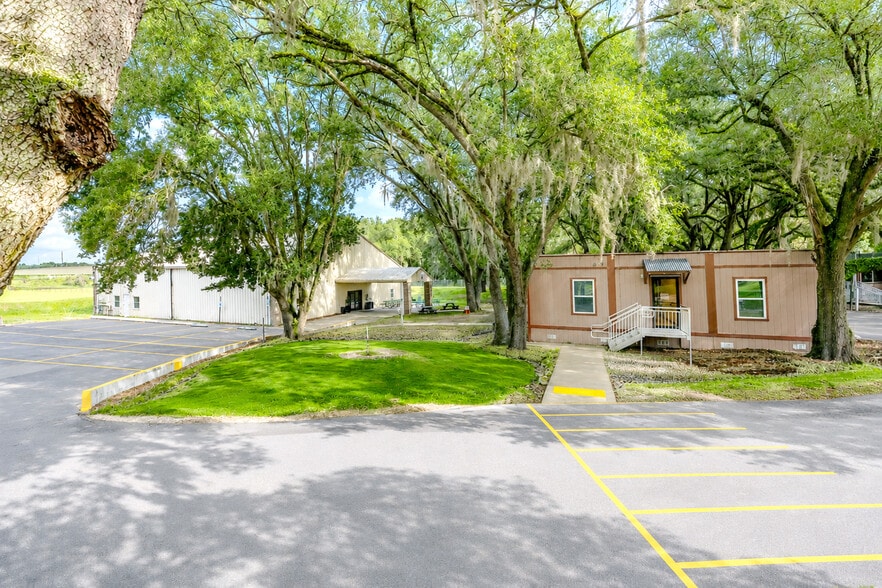 More Photos Of 6837 Lakeville Rd, Orlando Religious Facility For Sale