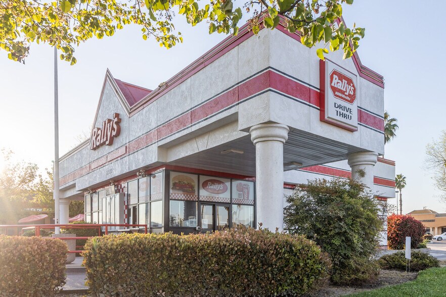 More Photos Of 2310 W Cleveland Ave, Madera Fast Food For Sale