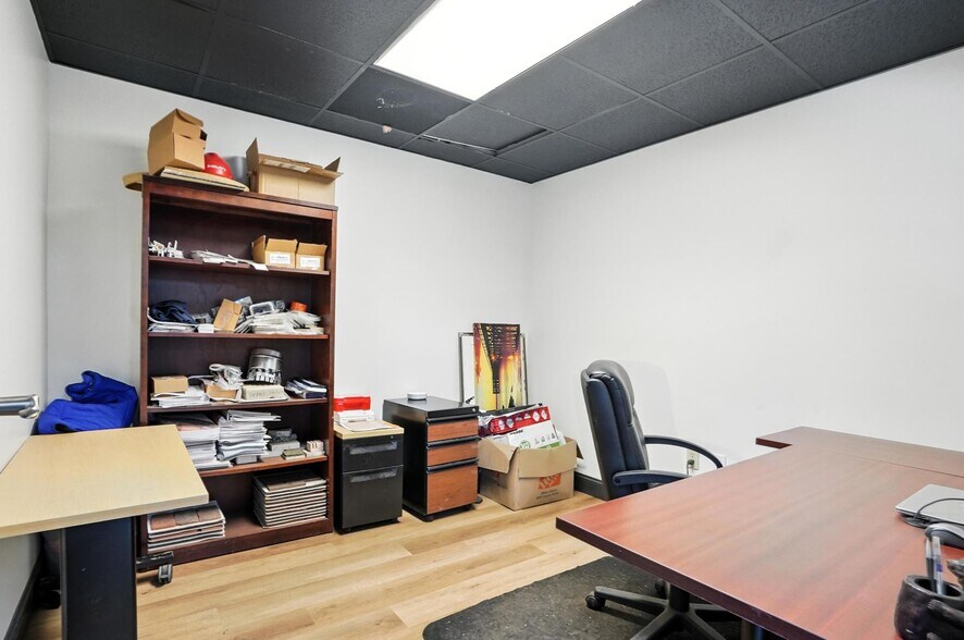 More Photos Of 108 Beam Dr, Mooresville Flex For Sale