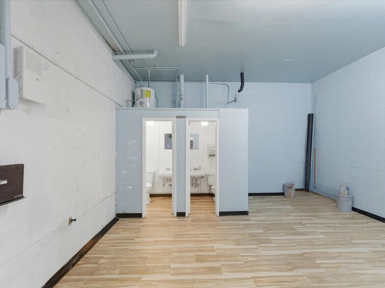 More Photos Of 5802 Evergreen Way, Everett Storefront Retail Office For Sale