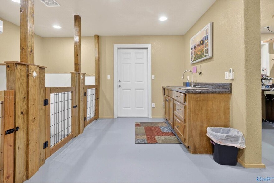 More Photos Of 1103 County Road 359, Crossville Medical For Sale